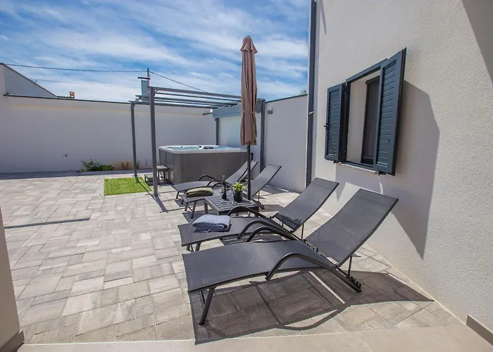 Jacuzzi House Mia *
