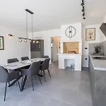 Jacuzzi House Mia Ferienhaus *