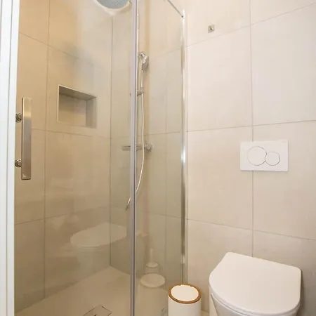 Jacuzzi House Mia * Gajana