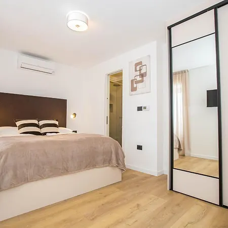 Jacuzzi House Mia Vakantiehuis