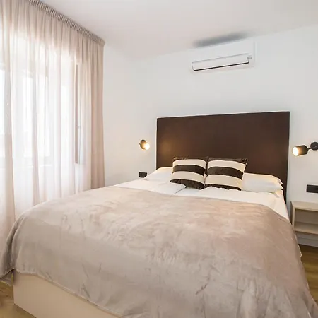 Jacuzzi House Mia Vakantiehuis