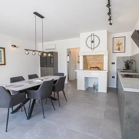 Jacuzzi House Mia Vakantiehuis *